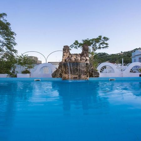 Hotel Terme Tirrenia อีสเกีย ภายนอก รูปภาพ