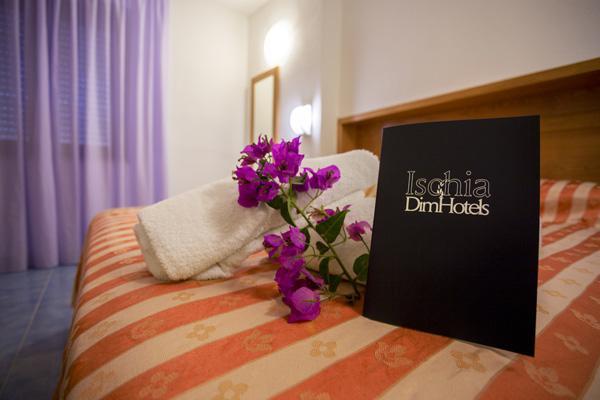 Hotel Terme Tirrenia อีสเกีย ภายนอก รูปภาพ