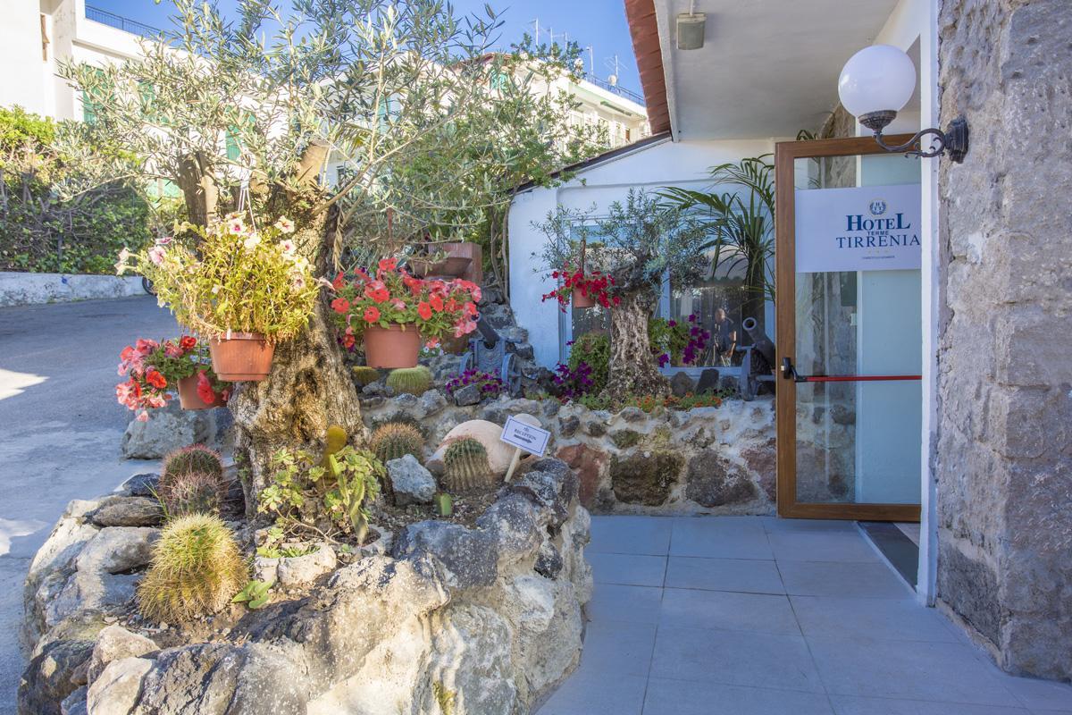 Hotel Terme Tirrenia อีสเกีย ภายนอก รูปภาพ