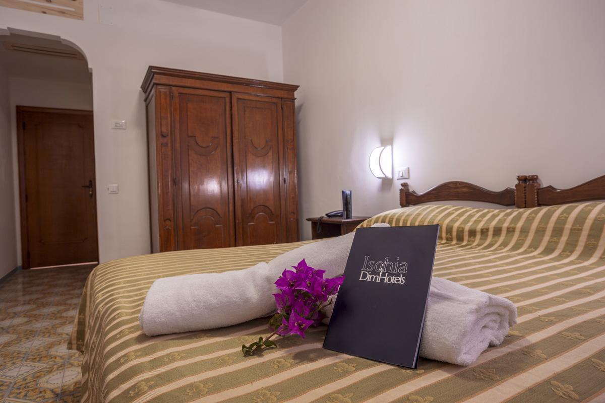 Hotel Terme Tirrenia อีสเกีย ภายนอก รูปภาพ